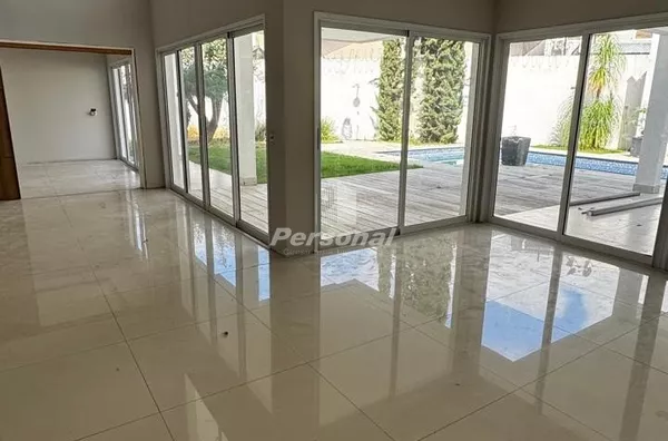 Excelente Sobrado de suítes Condomínio Taubaté Village R6