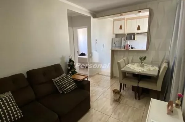 Apartamento de 2 dormitórios no Condomínio Trivellato, Bairro Gurilândia