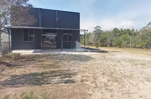Área para venda e aluguel com igreja e 2 casas com piscina em Tremembé