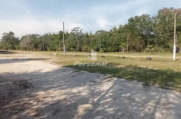 Área para venda e aluguel com igreja e 2 casas com piscina em Tremembé
