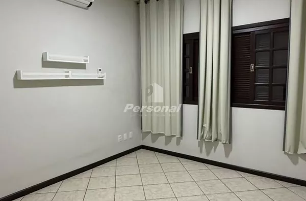 Casa à Venda com 3 Dormitórios, Suíte com Hidromassagem, Churrasqueira e 2 Vagas, Vila São José, Taubaté SP - Foto 15