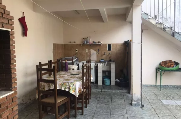 A casa no Conjunto Urupês, localizada atrás do Senai, é uma excelente opção para quem procura um... - Foto 2