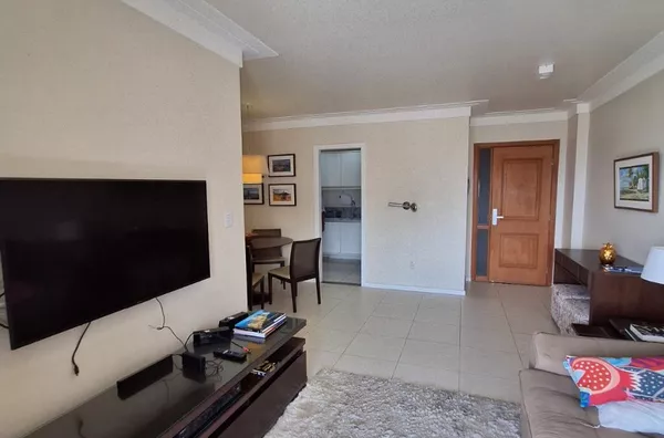 Apartamento 3/4, sendo 02 suítes, vista mar na Pituba