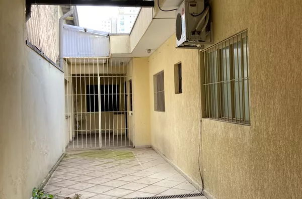 Otima Casa Terrea ao lado do Museu Ipiranga 