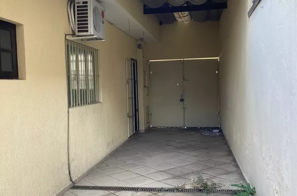 Otima Casa Terrea ao lado do Museu Ipiranga 