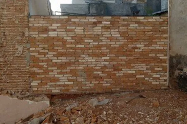 Terreno com 200 m2 com 9 metros de frente no Ipiranga - Rua Florânia 47