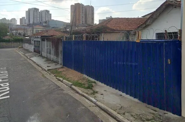 Terreno com 200 m2 com 9 metros de frente no Ipiranga - Rua Florânia 47