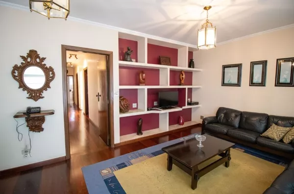 Casa 4dorm + Edícula 2dorm - Bosque da Saúde