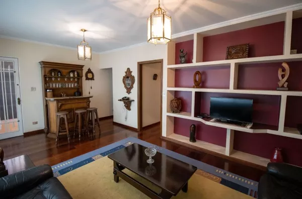 Casa 4dorm + Edícula 2dorm - Bosque da Saúde