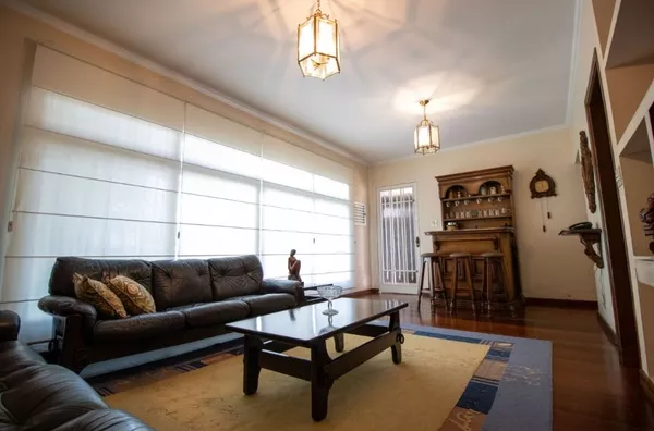 Casa 4dorm + Edícula 2dorm - Bosque da Saúde