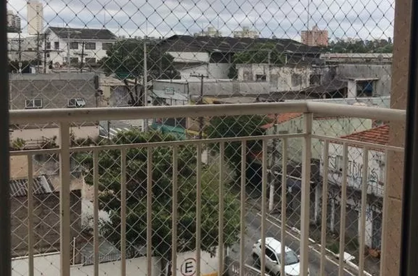 sacada com rede de proteção