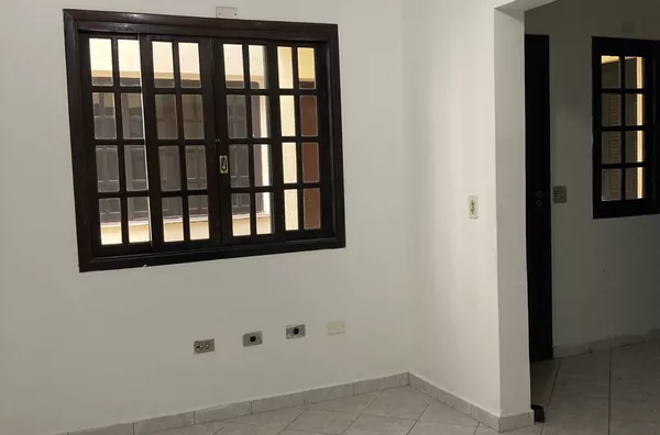 Otima Casa Terrea ao lado do Museu Ipiranga 