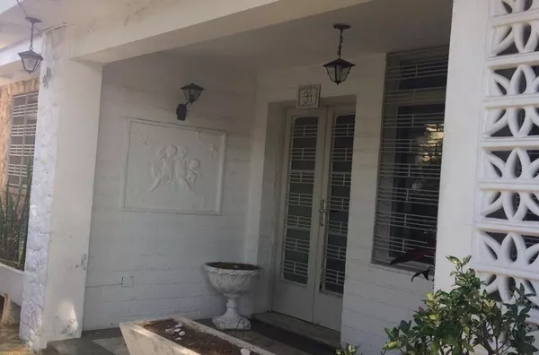 Casa 3quartos (1suíte) Bosque da Saúde