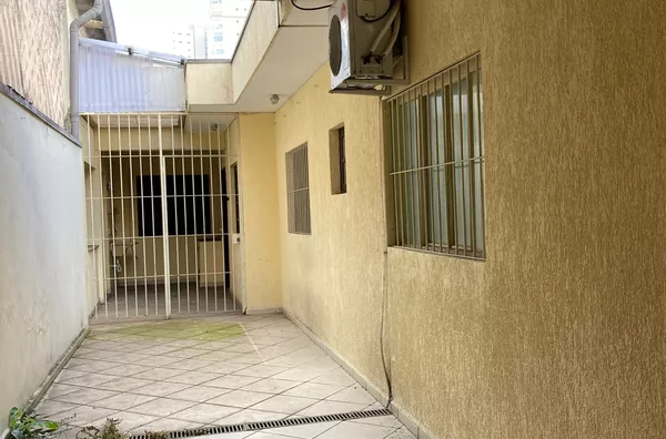 Otima Casa Terrea ao lado do Museu Ipiranga 