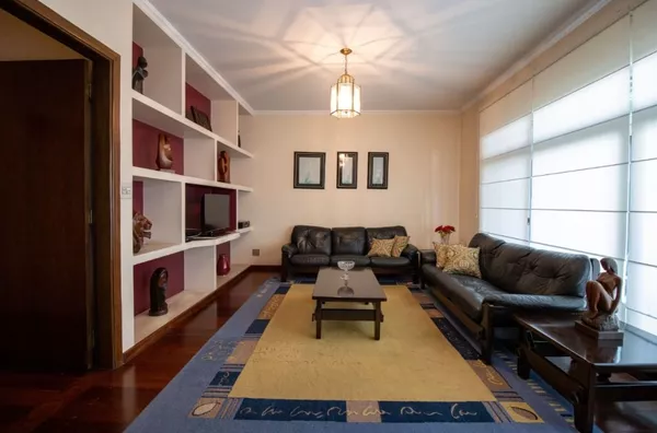 Casa 4dorm + Edícula 2dorm - Bosque da Saúde