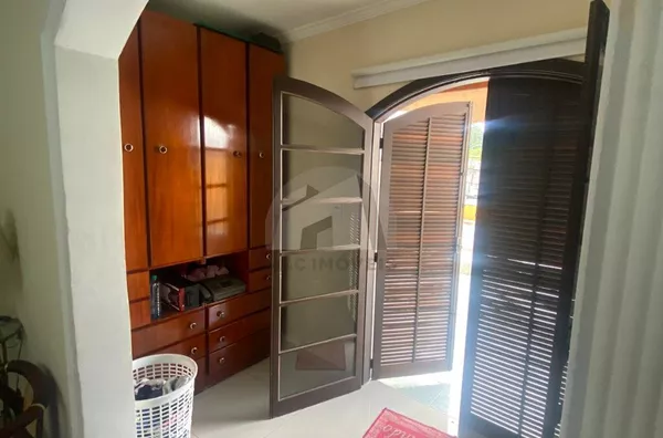 Casa dividida em 3 partes para venda,  por R$ 585.000 - Jardim Guanhembu, São Paulo/SP