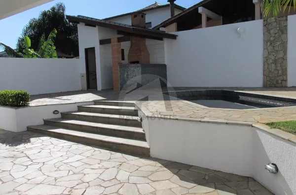 Casa de alto padrão com 360m² localizada no Residencial AlphaVille 6 - São Paulo