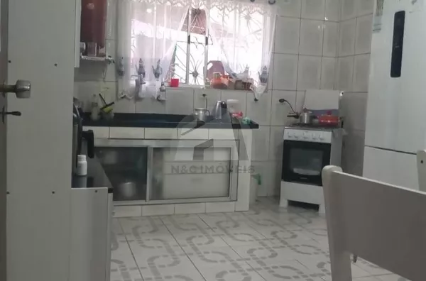 Sobrado com 3 dormitórios à venda por R$ 700.000 - Parque das Árvores - São Paulo/SP