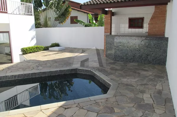 Casa de alto padrão com 360m² localizada no Residencial AlphaVille 6 - São Paulo