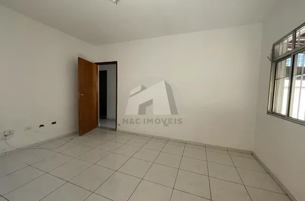 Casa à venda, 3 dormitórios, 200m² por R$700.000, Jardim Guanhembu - São Paulo/SP