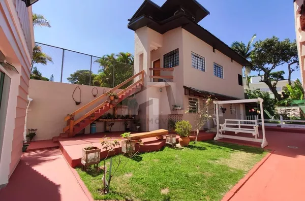 Casa com 6 dormitórios à venda, 450 m² por R$ 1.850.000,00 - Interlagos - São Paulo/SP