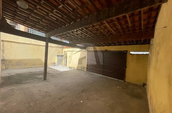 Casa à venda, 3 dormitórios, 200m² por R$700.000, Jardim Guanhembu - São Paulo/SP