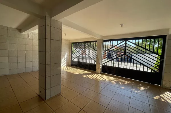 Sobrado para venda, 4 quarto(s), 203m² por R$700.000 - Jardim Colonial, São Paulo/SP