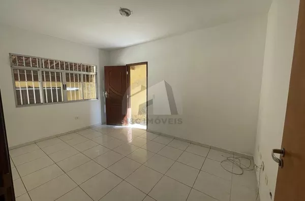 Casa à venda, 3 dormitórios, 200m² por R$700.000, Jardim Guanhembu - São Paulo/SP