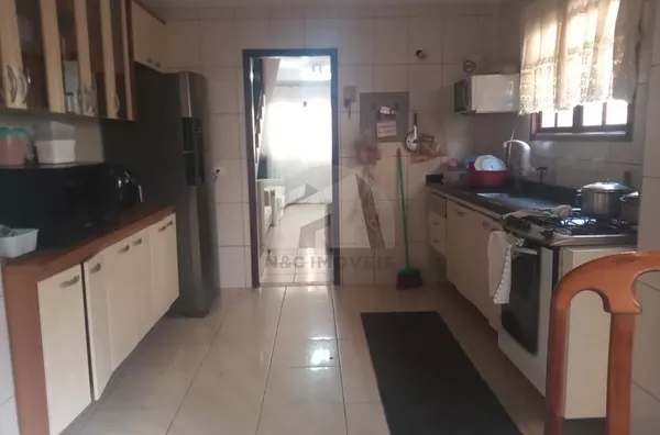 Sobrado para venda, 4 quarto(s), por R$700.000 - Parque Das árvores, São Paulo