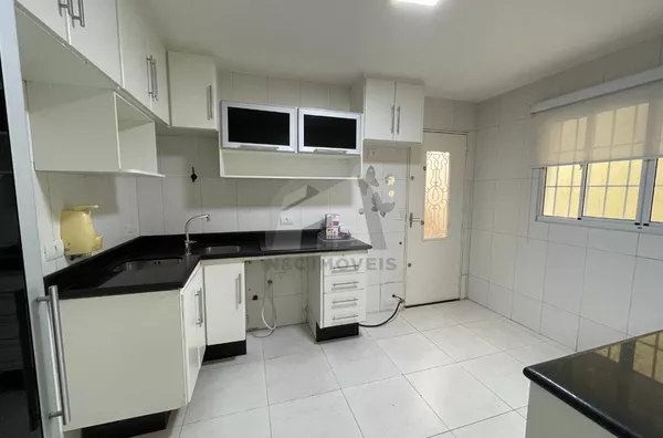 SO1708 - Sobrado de 170m² para venda por R$780.000 e para locação R$4.200 - Jardim Umuarama/SP