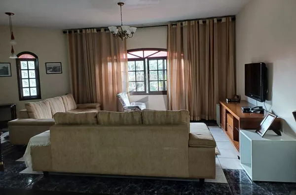 Sobrado para venda, 4 quarto(s),  Jardim Das Imbuias, São Paulo