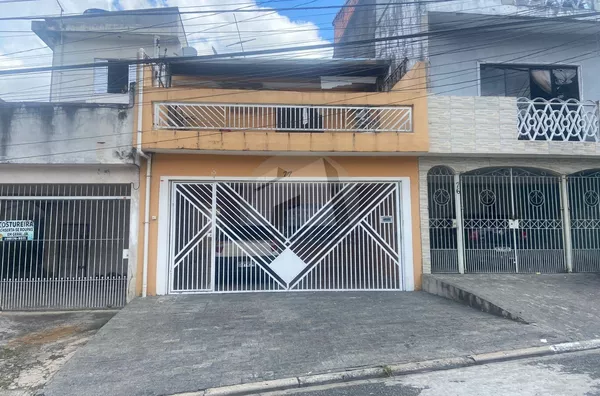 Casa dividida em 3 partes para venda,  por R$ 585.000 - Jardim Guanhembu, São Paulo/SP