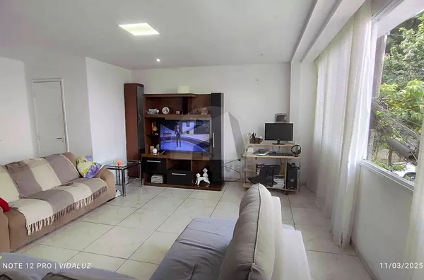 Imóvel com 5 casas para venda R$700.000, Jd Kika