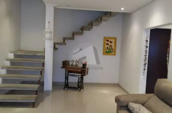 Sobrado à venda, 3 dormitórios, 239m², por R$720.000, Jardim Satélite - São Paulo/SP