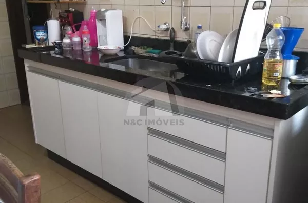 Casa grande e recém reformada com 167m², com 3 quintais, garagem para dois carros, podendo ser... - Foto 3