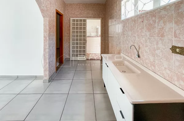 Casa para venda, 4 quarto(s),  Parque União, Bauru