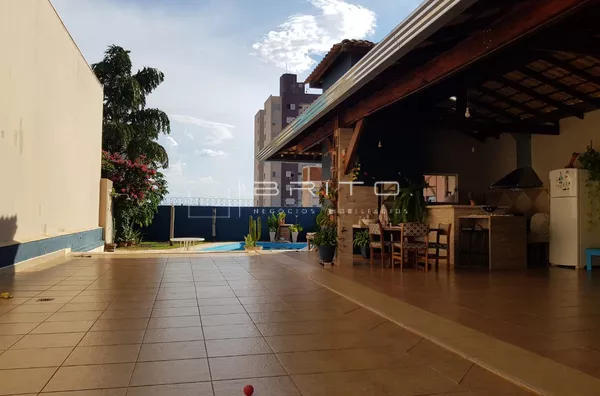 Casa com 3 dormitórios à venda, 269 m² construção. 11x44 - Jardim América - Bauru/SP