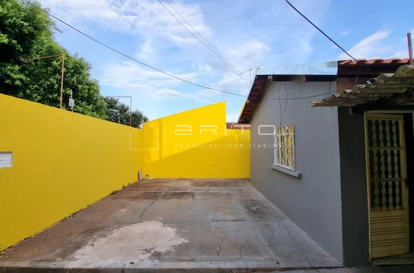 Casa com edícula para alugar em Núcleo Habitacional Mary Dota, Bauru