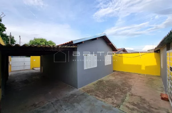 Casa com edícula para alugar em Núcleo Habitacional Mary Dota, Bauru