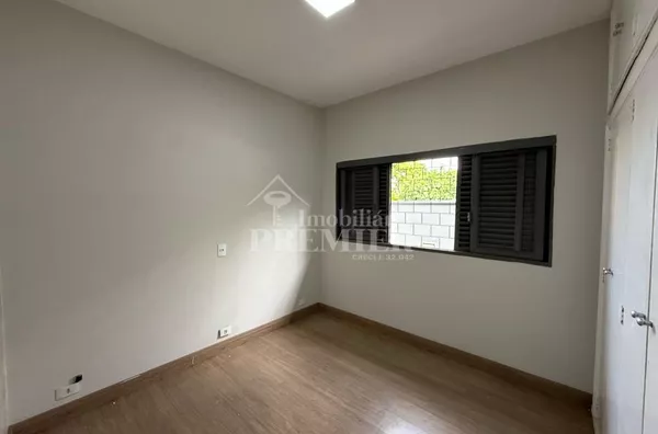 Casa Comercial à Venda – Vila Santa Cruz