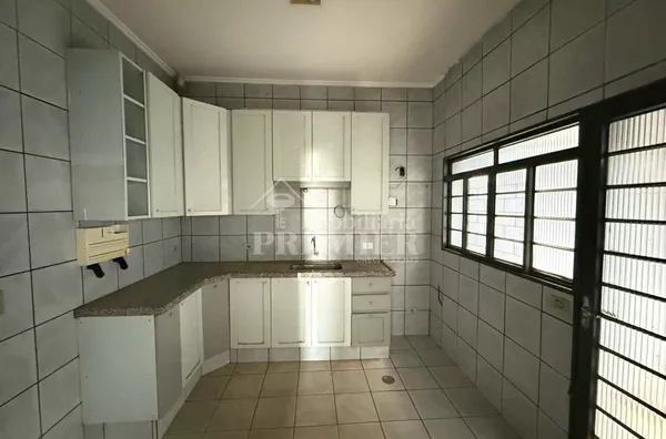 Casa Comercial à Venda – Vila Santa Cruz