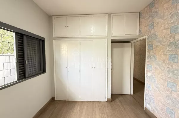 Casa Comercial à Venda – Vila Santa Cruz