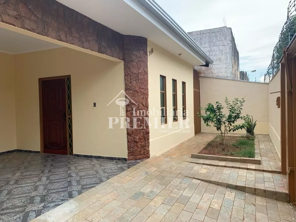 Casa com 3 quartos à venda, 280m² — foto 2 de 28