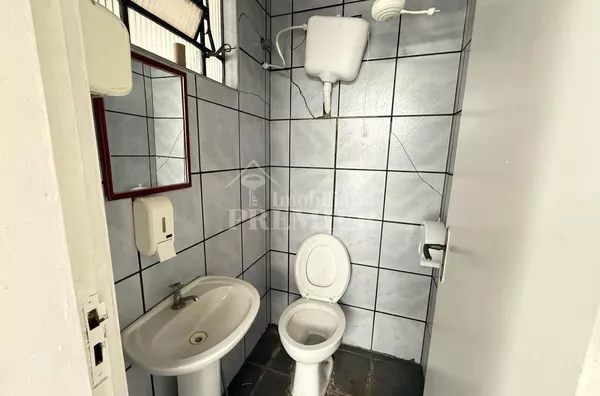 Casa Comercial à Venda – Vila Santa Cruz