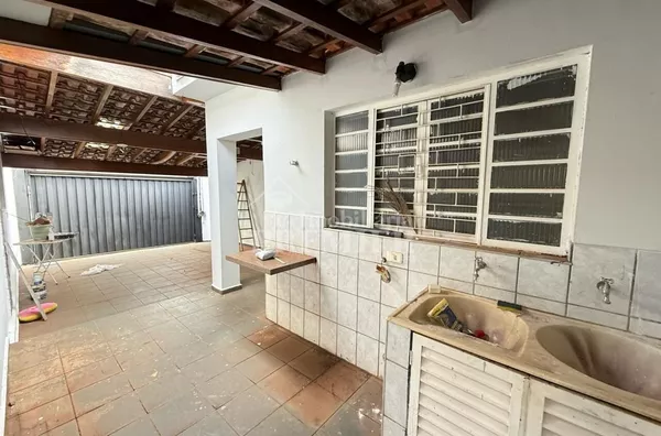 Casa Comercial à Venda – Vila Santa Cruz