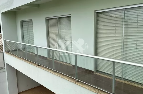 Casa sobrado para venda, 3 quarto(s),  Sinop