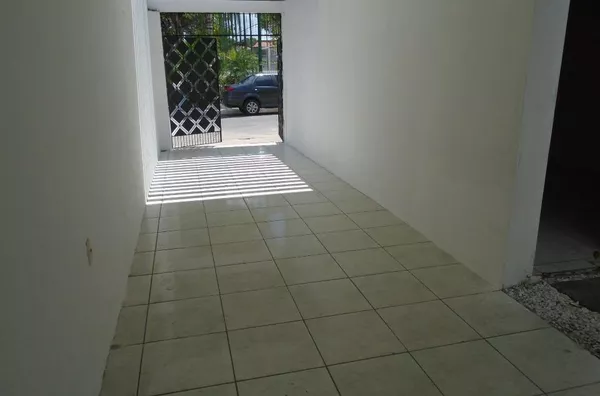 Casa com 2 dormitórios para alugar por R$ 1.600,00/mês - Messejana - Fortaleza/CE