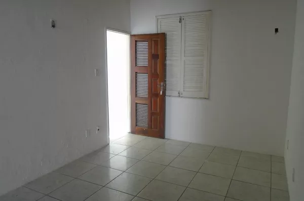 Casa com 2 dormitórios para alugar por R$ 1.600,00/mês - Messejana - Fortaleza/CE