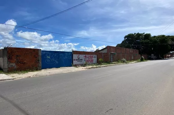 Terreno para alugar, 8500 m² por R$ 5.000/mês - Messejana - Fortaleza/CE