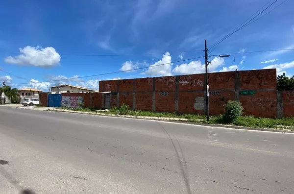 Terreno para alugar, 8500 m² por R$ 5.000/mês - Messejana - Fortaleza/CE